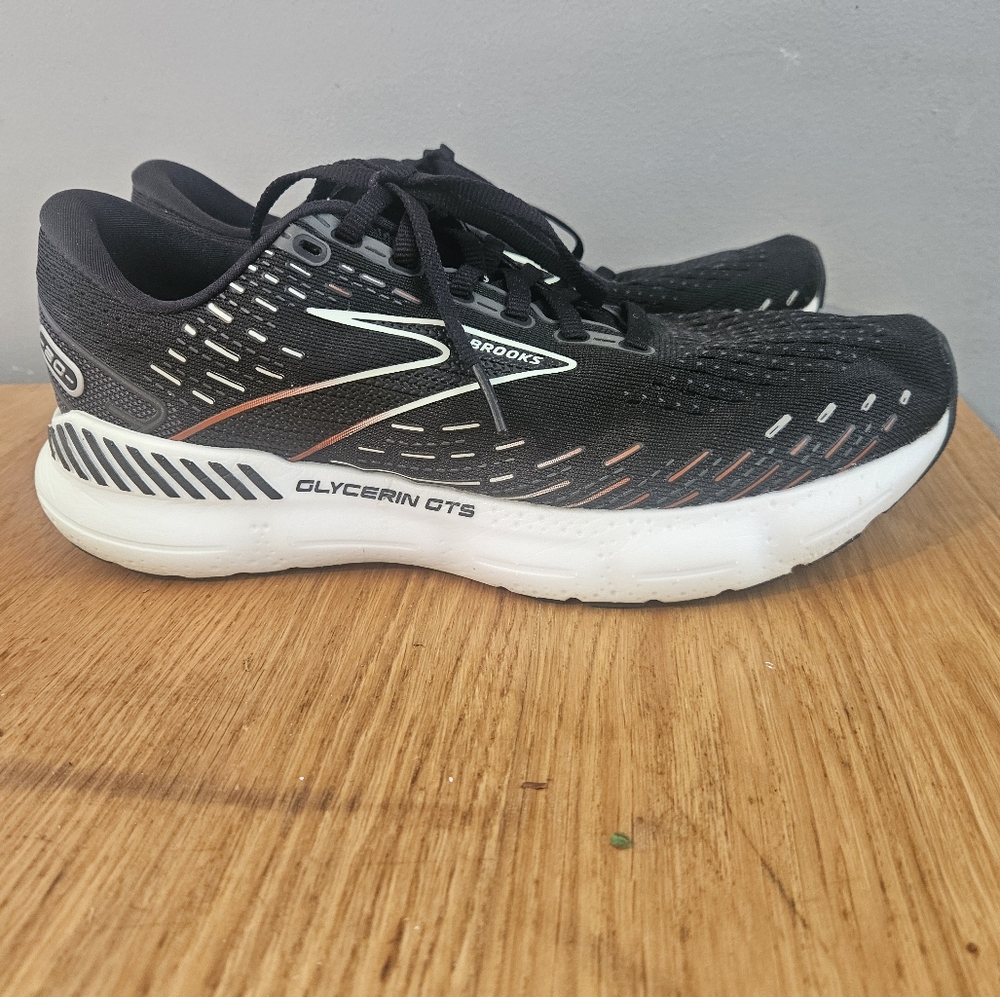 Brooks Glycerin GTS Black with White and Coral Accent